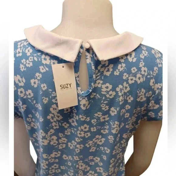 Suzy Shier Blue  Floral Short Sleeve Top Size Medium - Picture 3 of 7